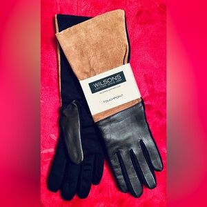 NWT Wilsons Leather Black and Tan leather suede Gloves touch point